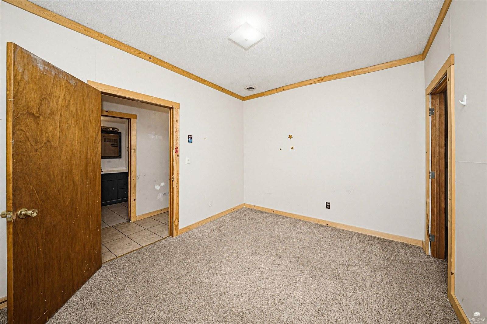 423 West 12th Street, Junction City, KS 66441
