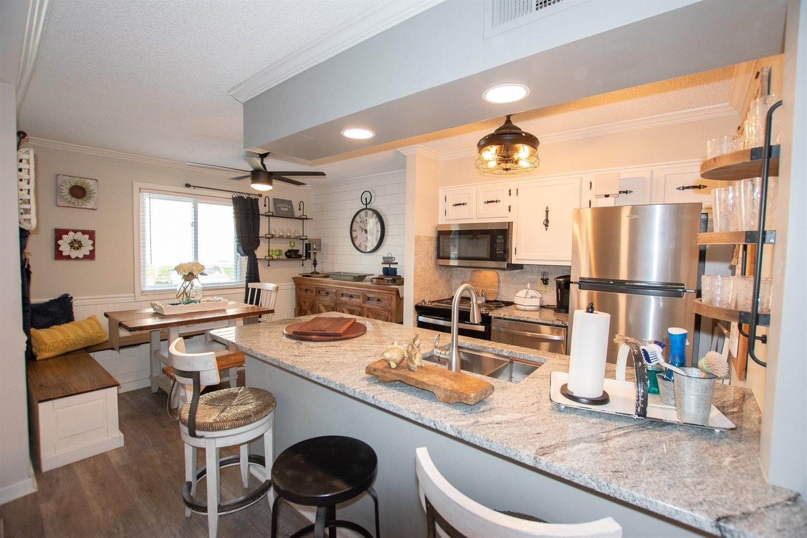 609 Hillside Dr. S, North Myrtle Beach, SC 29582