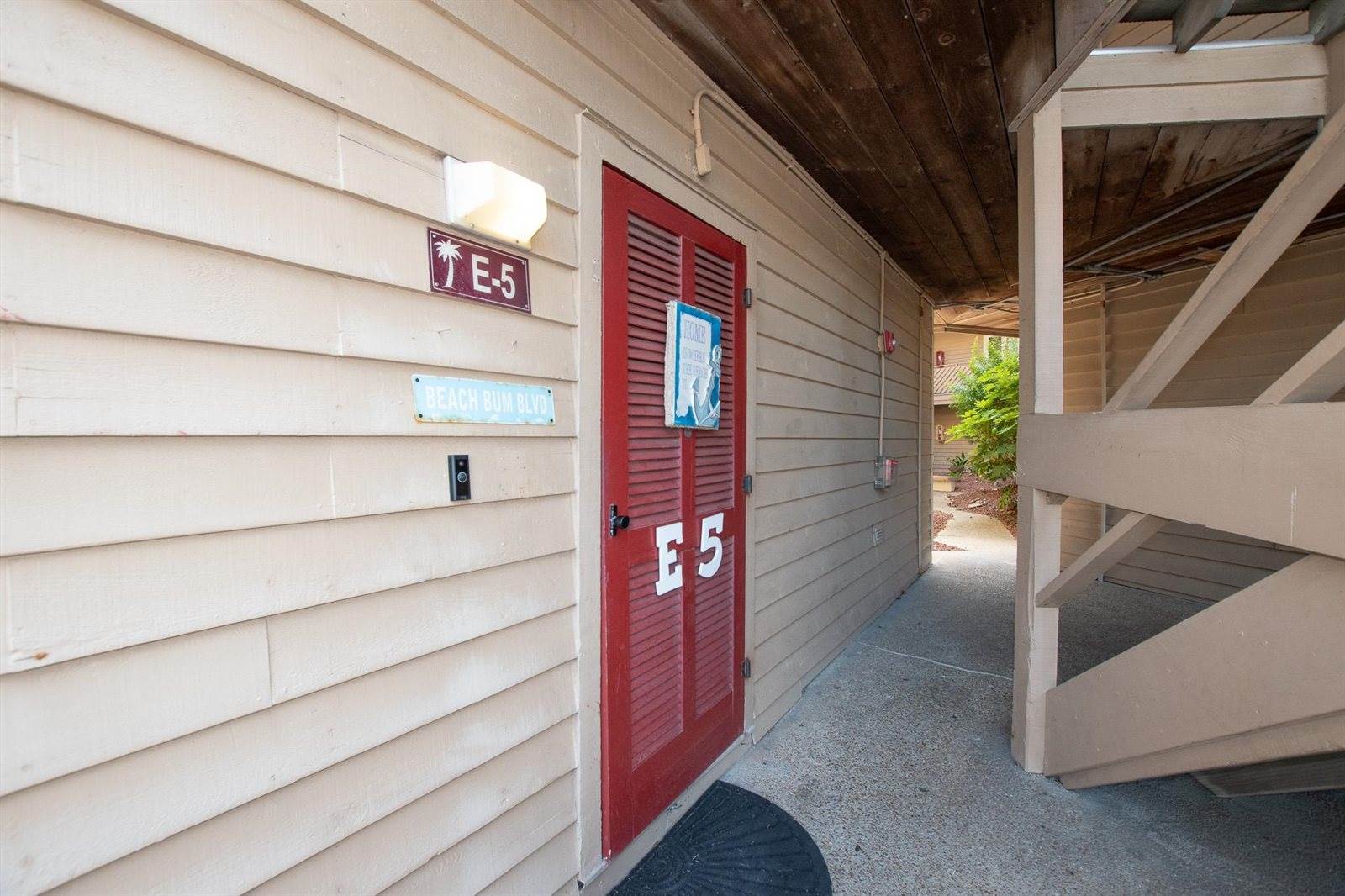 609 Hillside Dr. S, North Myrtle Beach, SC 29582