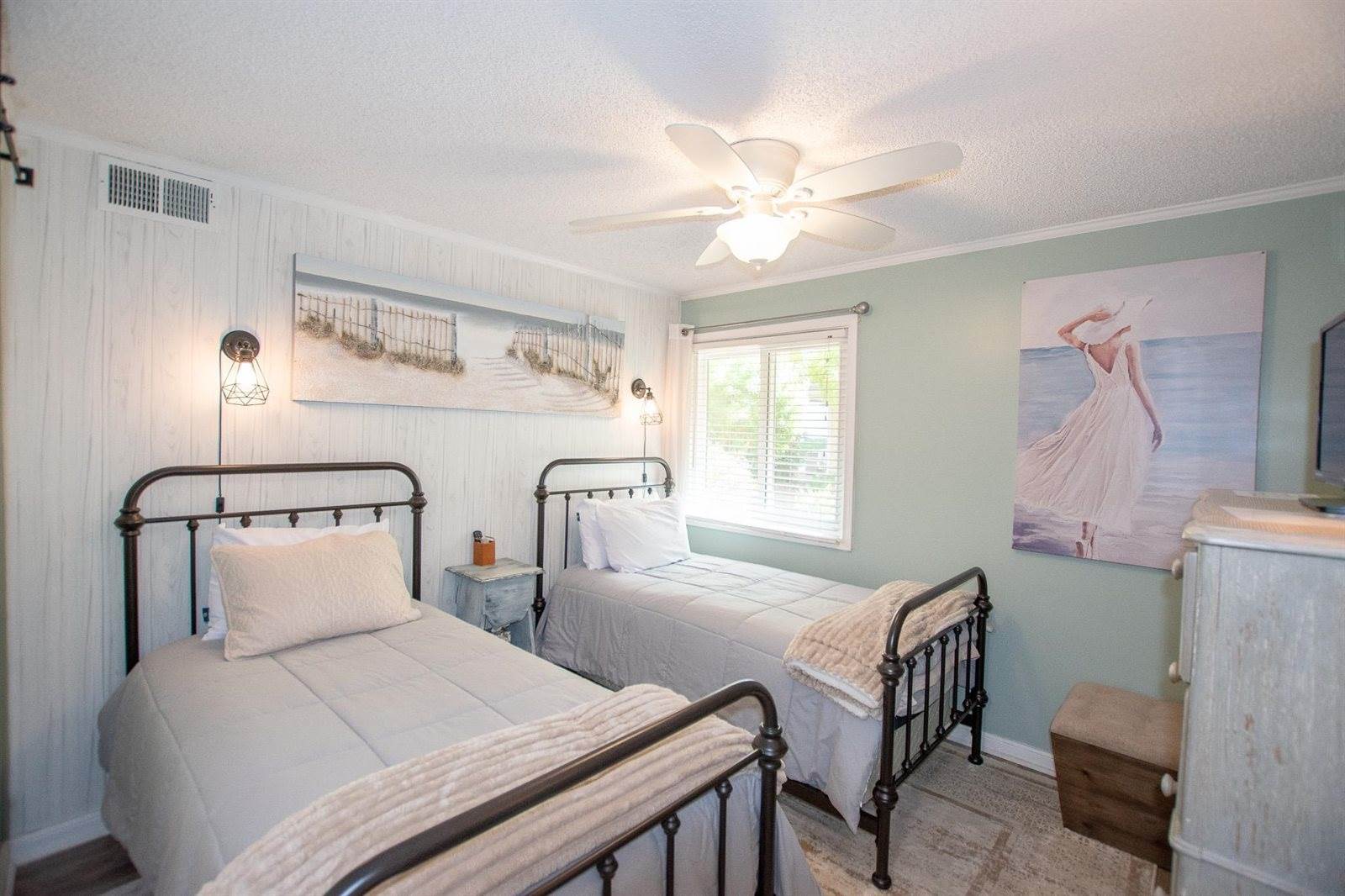 609 Hillside Dr. S, North Myrtle Beach, SC 29582