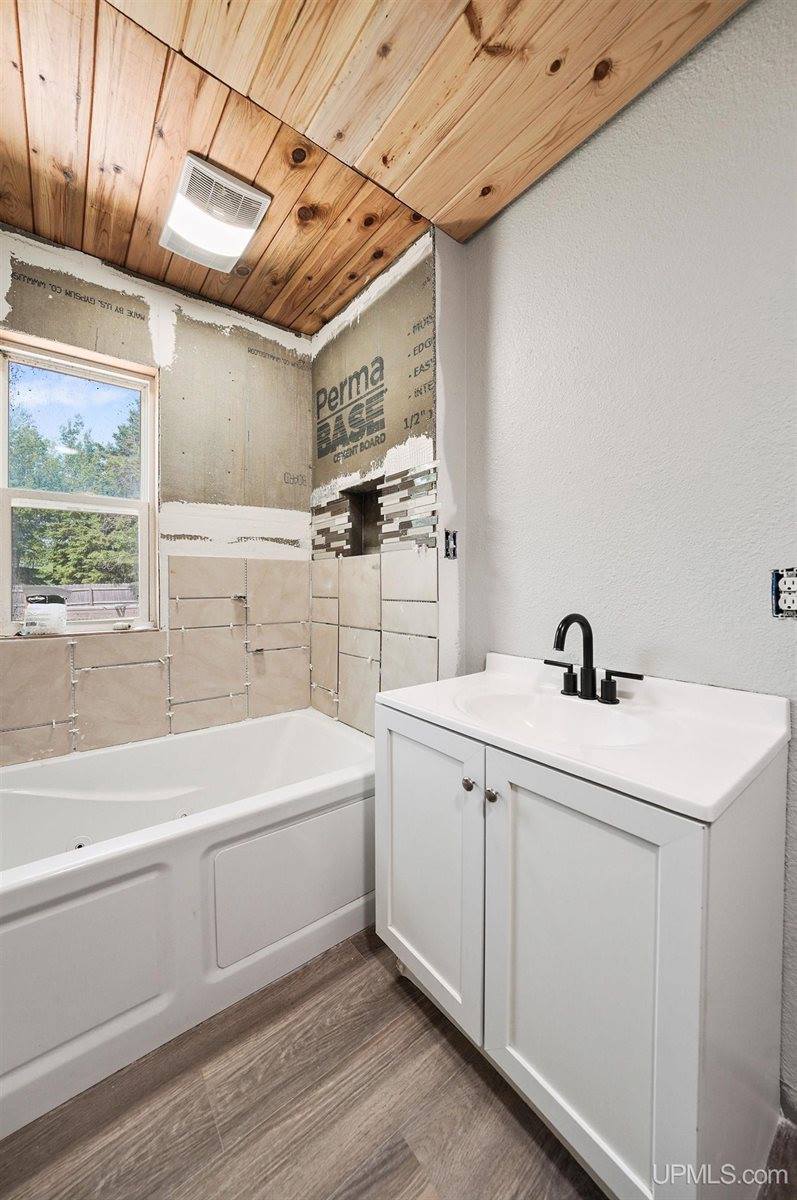 N5797 Eben Road, Eben Junction, MI 49825