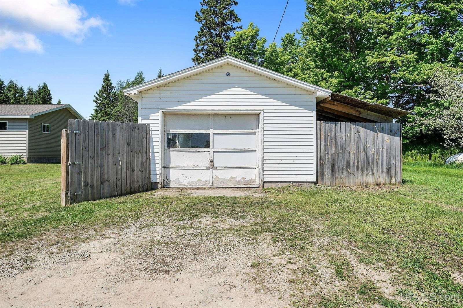 N5797 Eben Road, Eben Junction, MI 49825