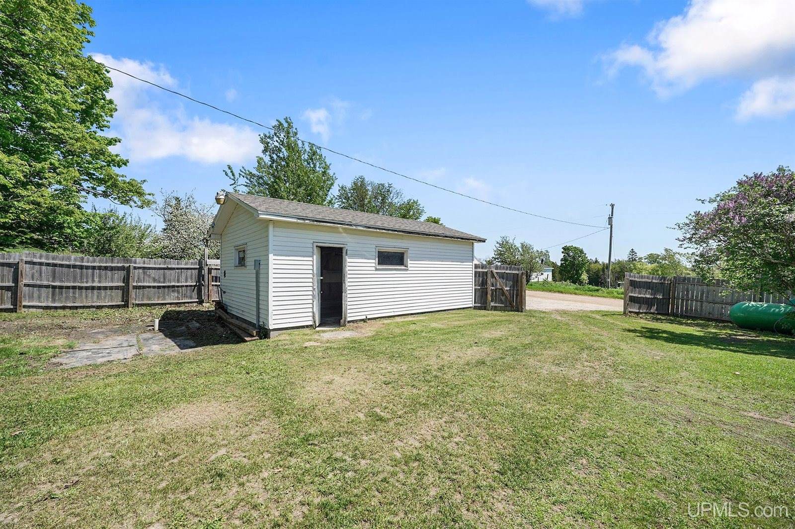 N5797 Eben Road, Eben Junction, MI 49825
