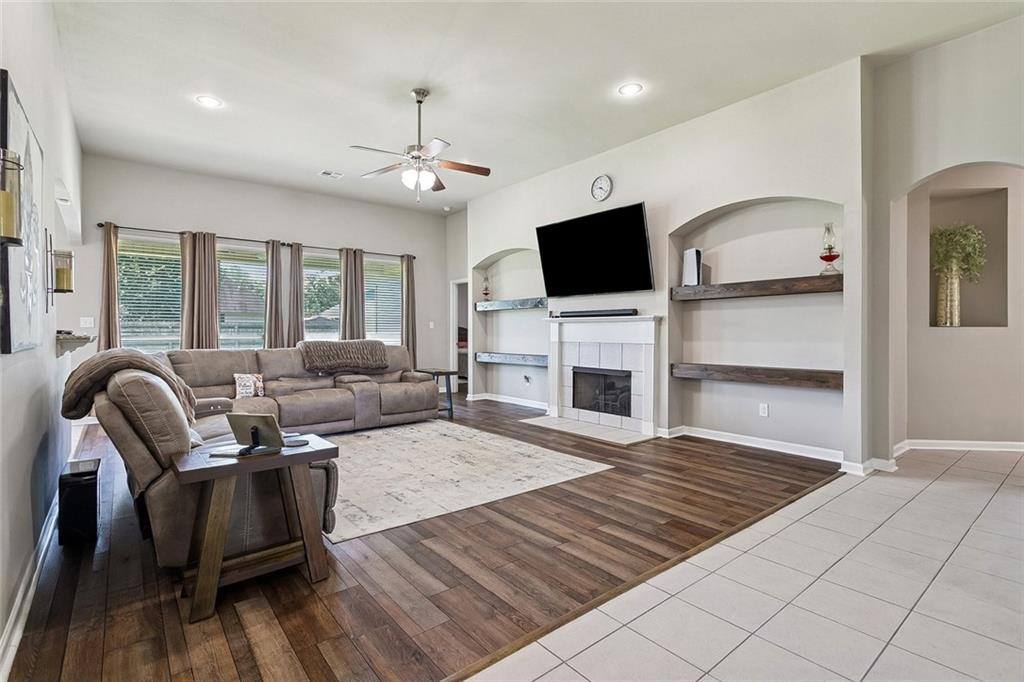 24070 Laurel Oak Avenue, Ponchatoula, LA 70454