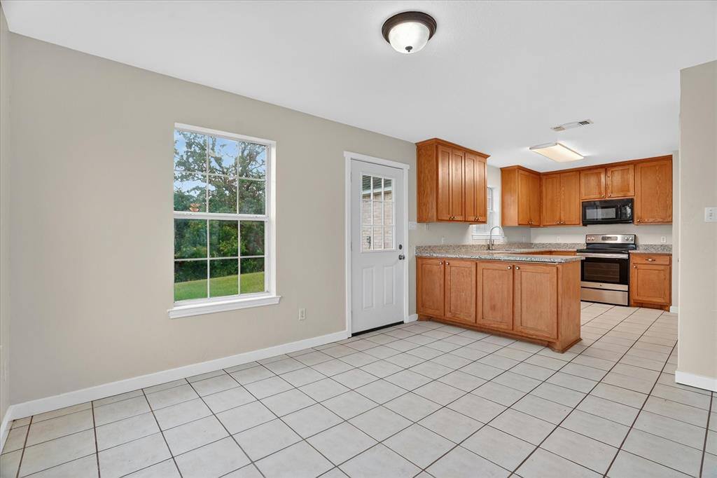 4697 Holbrook Road, Springtown, TX 76082