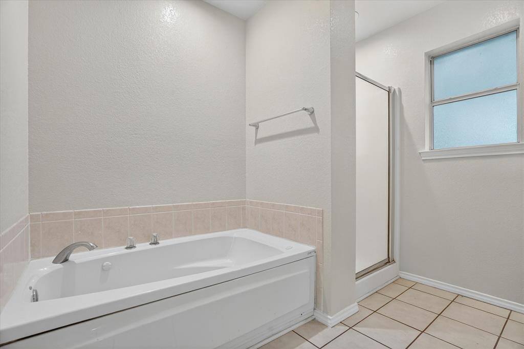 4697 Holbrook Road, Springtown, TX 76082