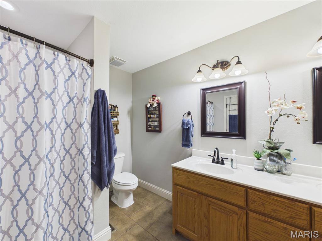 100 Mary Catherine, Waynesville, MO 65583