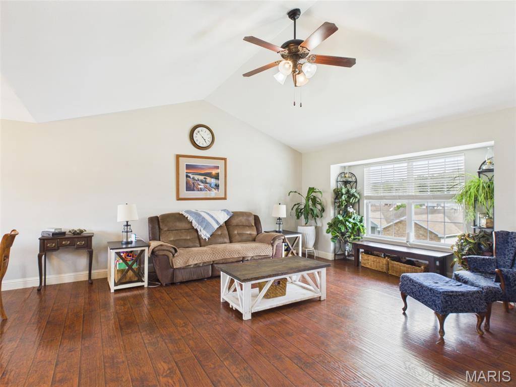 100 Mary Catherine, Waynesville, MO 65583
