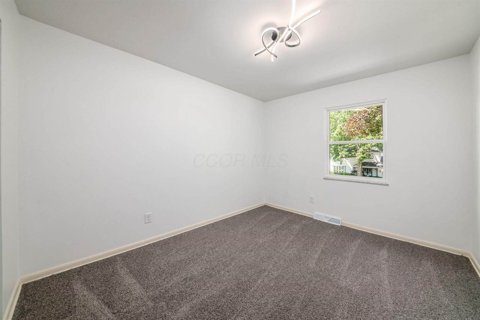 1859 Tamarack Court South, Columbus, OH 43229