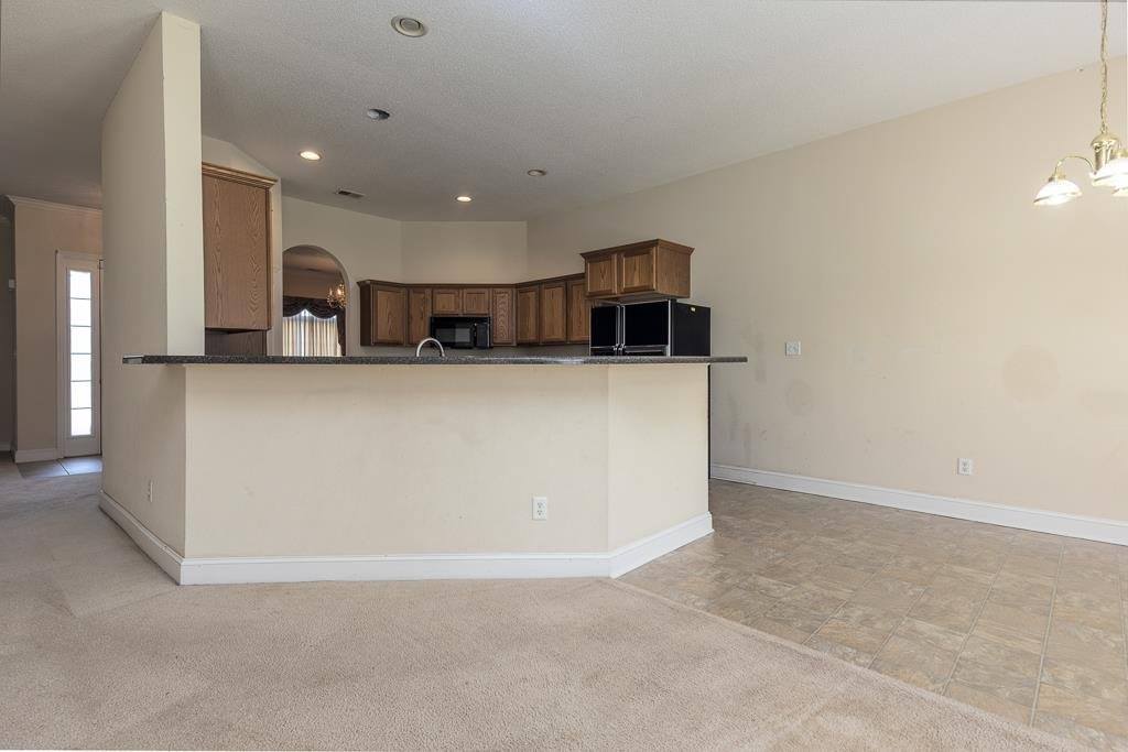 99 Heartland Ln, Memphis, TN 38109