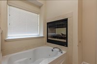 99 Heartland Ln, Memphis, TN 38109