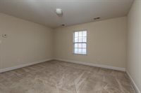 99 Heartland Ln, Memphis, TN 38109