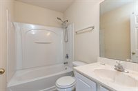 99 Heartland Ln, Memphis, TN 38109