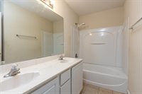 99 Heartland Ln, Memphis, TN 38109