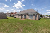 99 Heartland Ln, Memphis, TN 38109