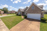 99 Heartland Ln, Memphis, TN 38109
