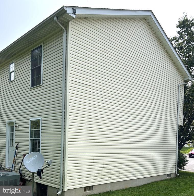 426 Ridgefield Avenue, Stephens City, VA 22655