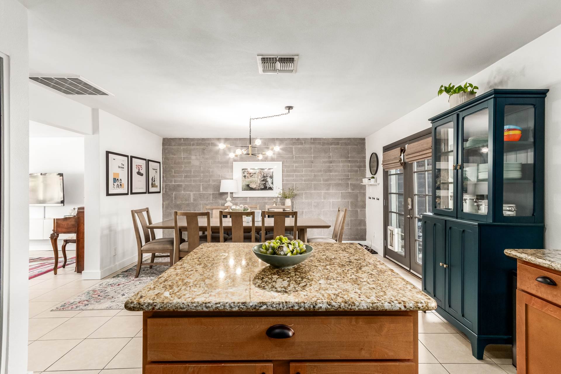 4537 N. 17th Ave., Phoenix, AZ 85015