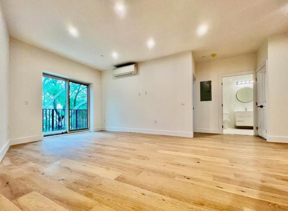 3865 Amboy Rd #3F, Staten Island, NY 10308