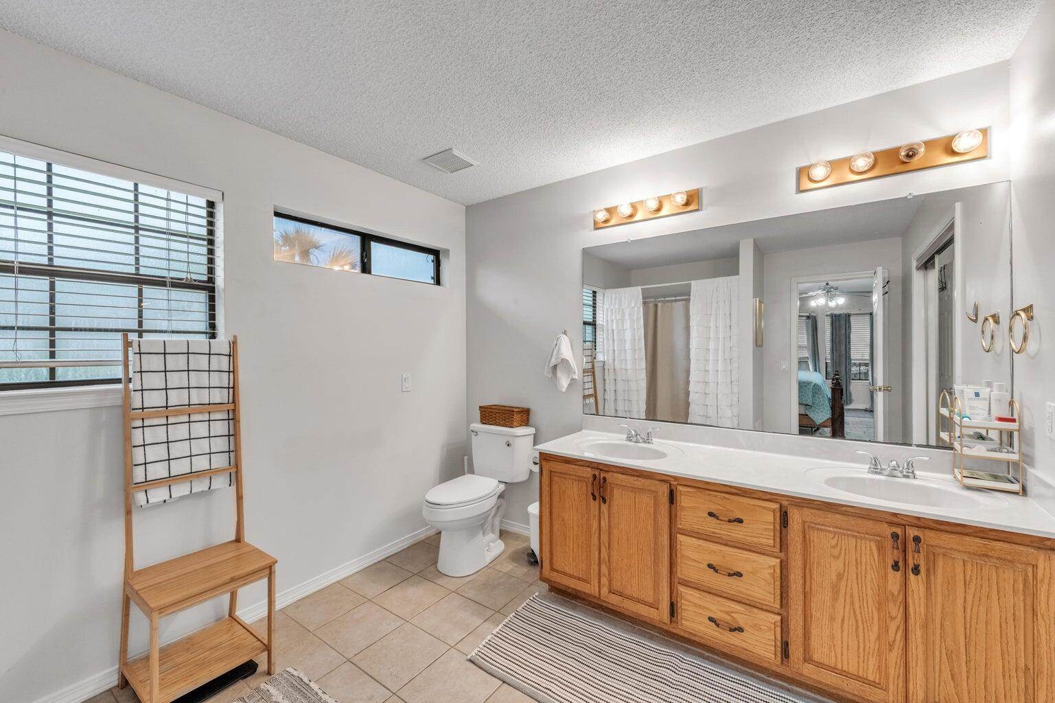 6453 Garden Drive, Gulf Breeze, FL 32563