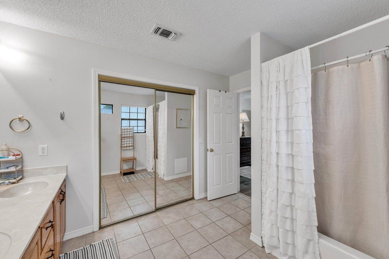 6453 Garden Drive, Gulf Breeze, FL 32563