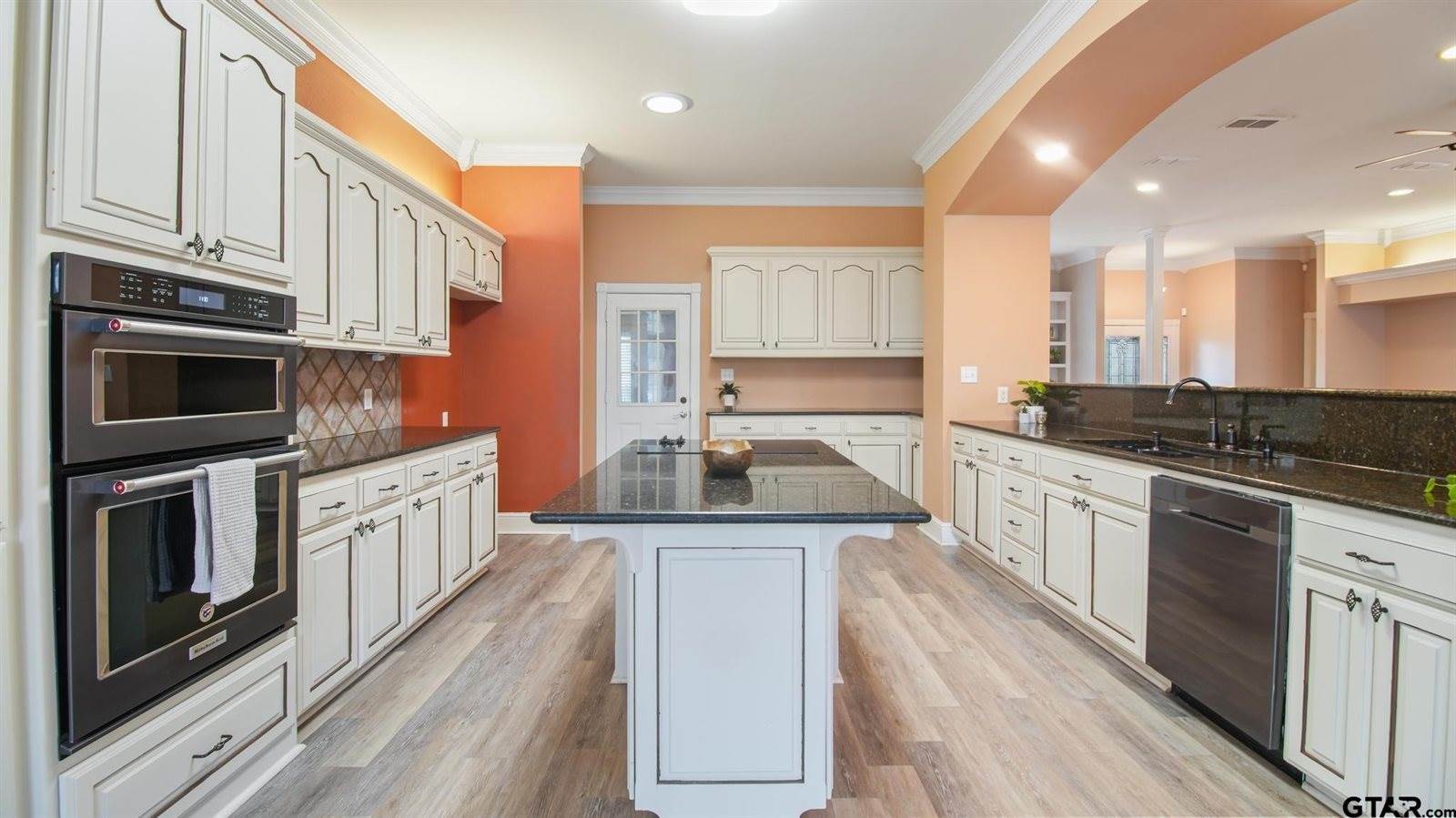 15360 Wagon Wheel Drive, Chandler, TX 75758