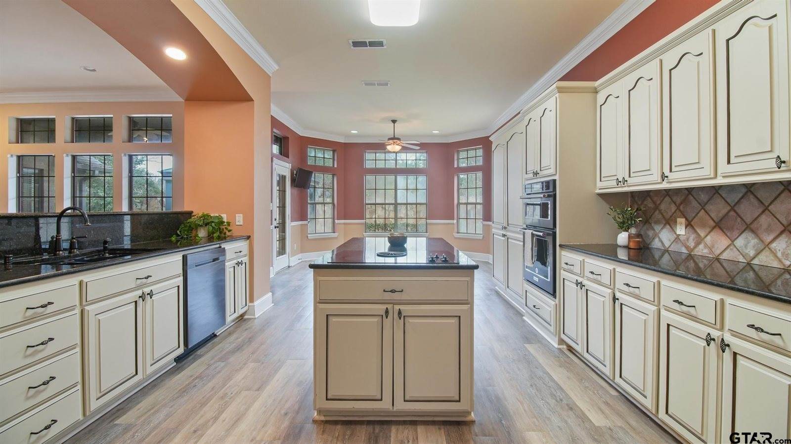 15360 Wagon Wheel Drive, Chandler, TX 75758