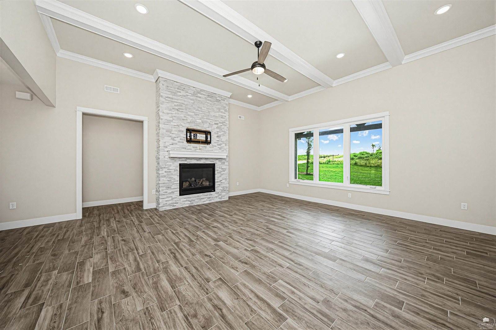 3901 Travers Circle, Manhattan, KS 66503