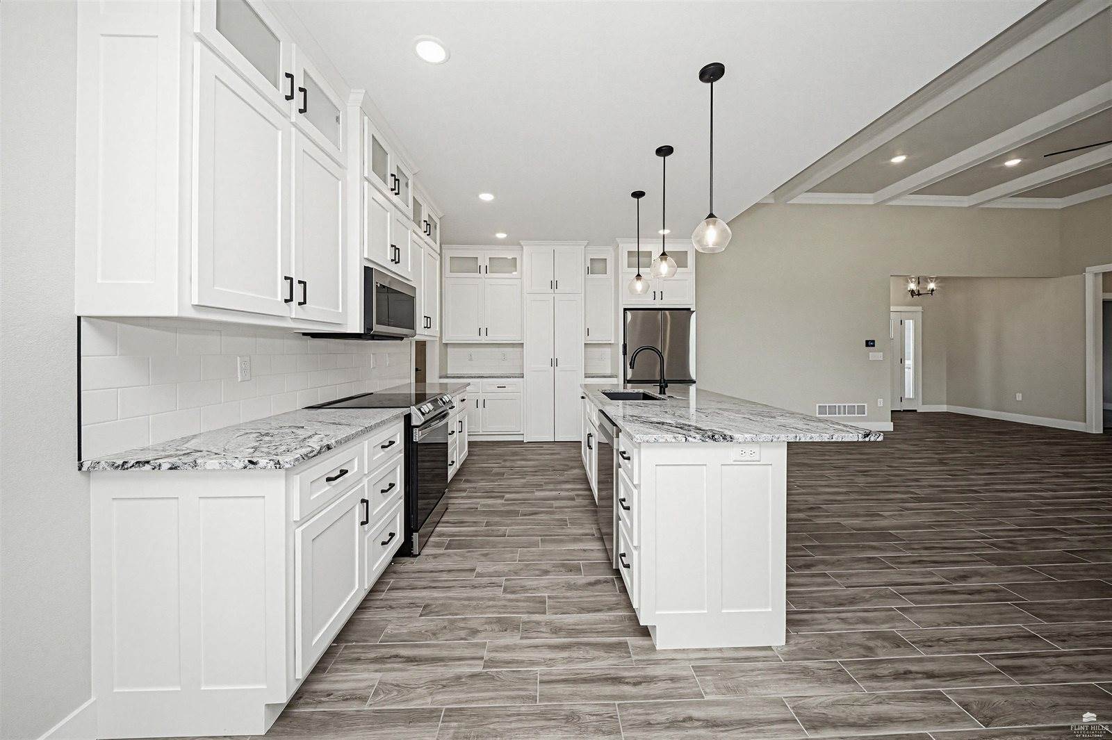 3901 Travers Circle, Manhattan, KS 66503