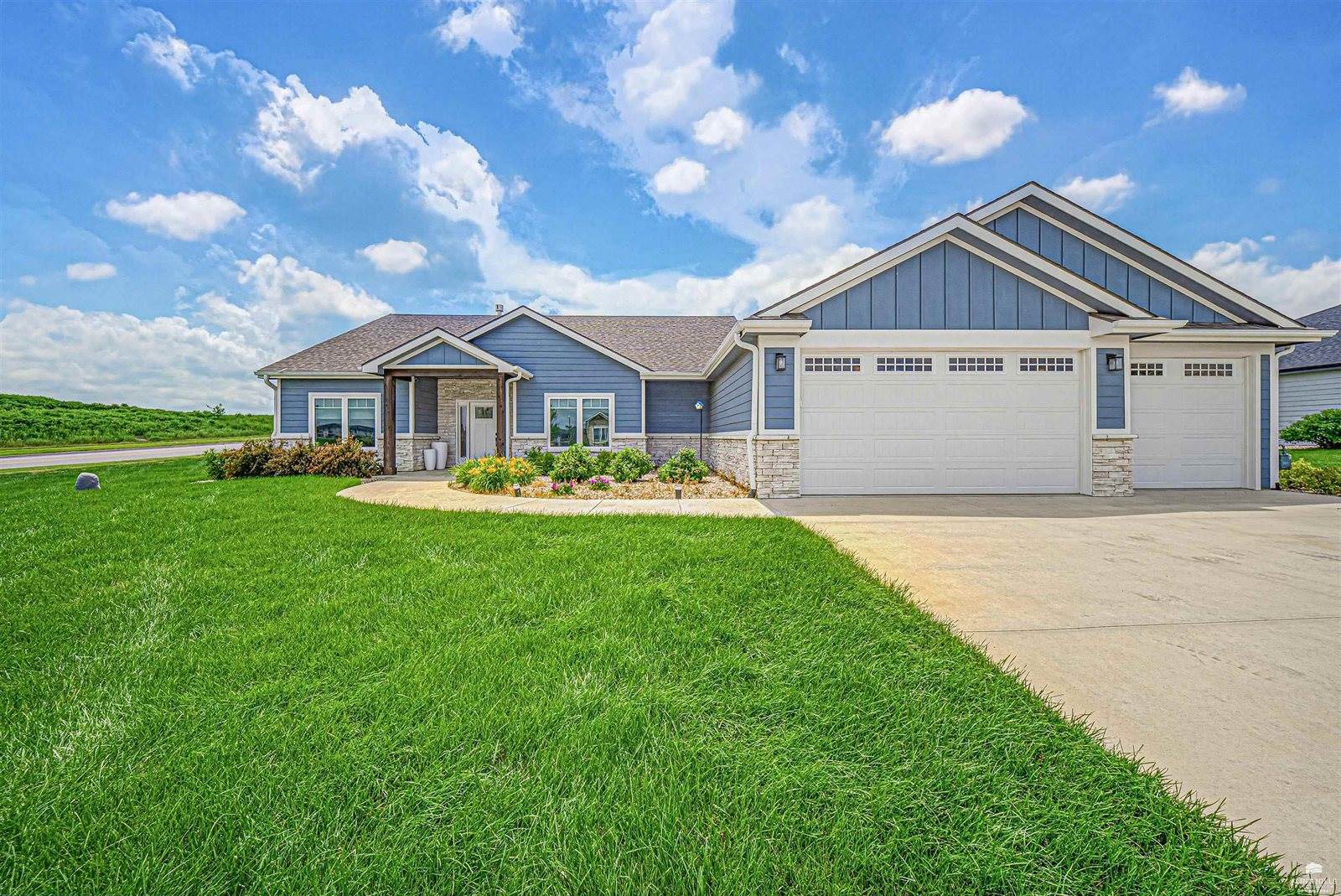 3901 Travers Circle, Manhattan, KS 66503