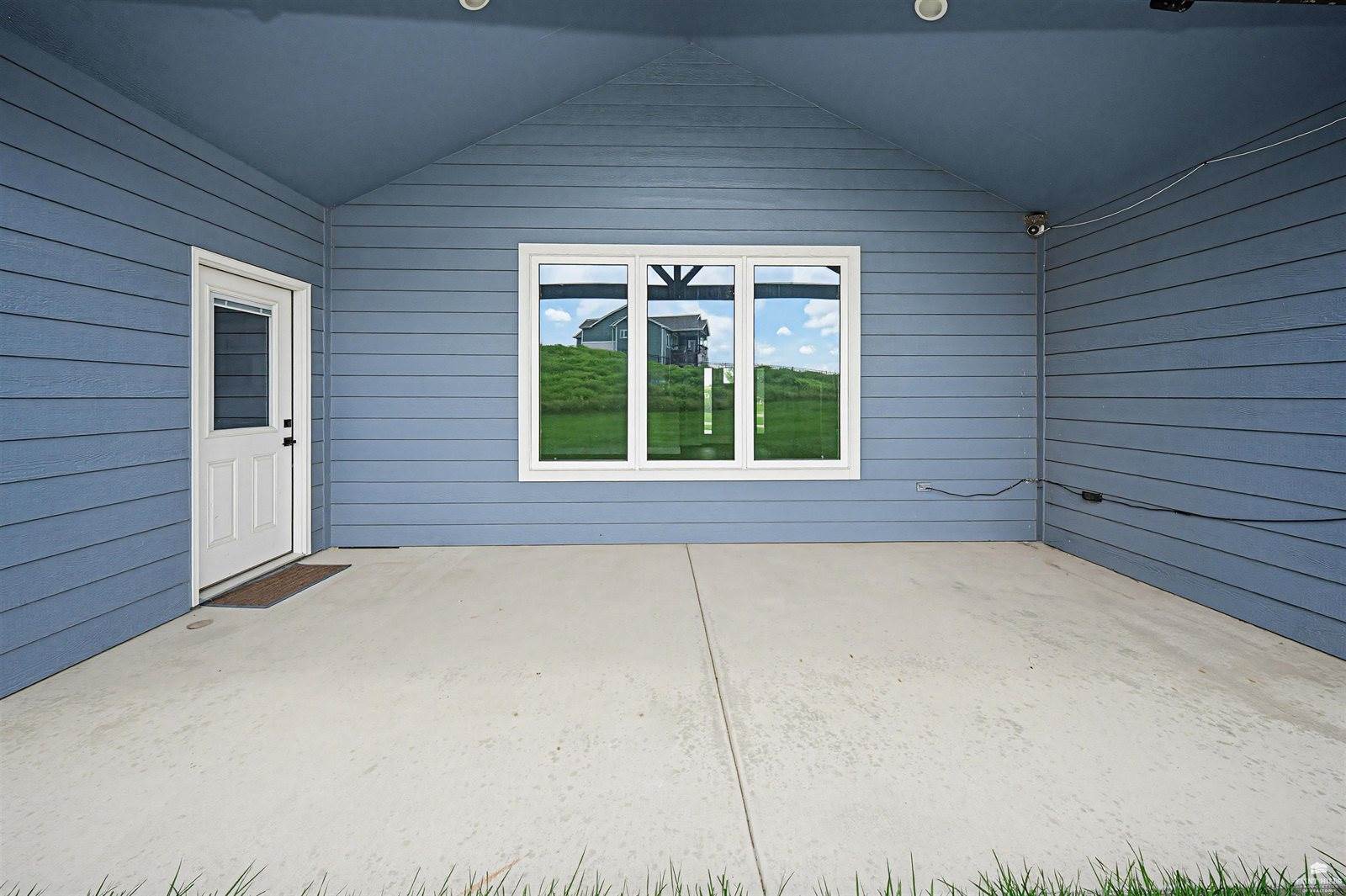 3901 Travers Circle, Manhattan, KS 66503