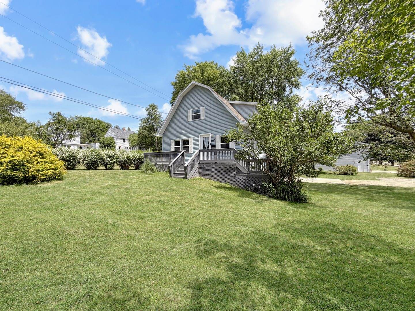 1210 Sun Vu Drive, Freeport, IL 61032