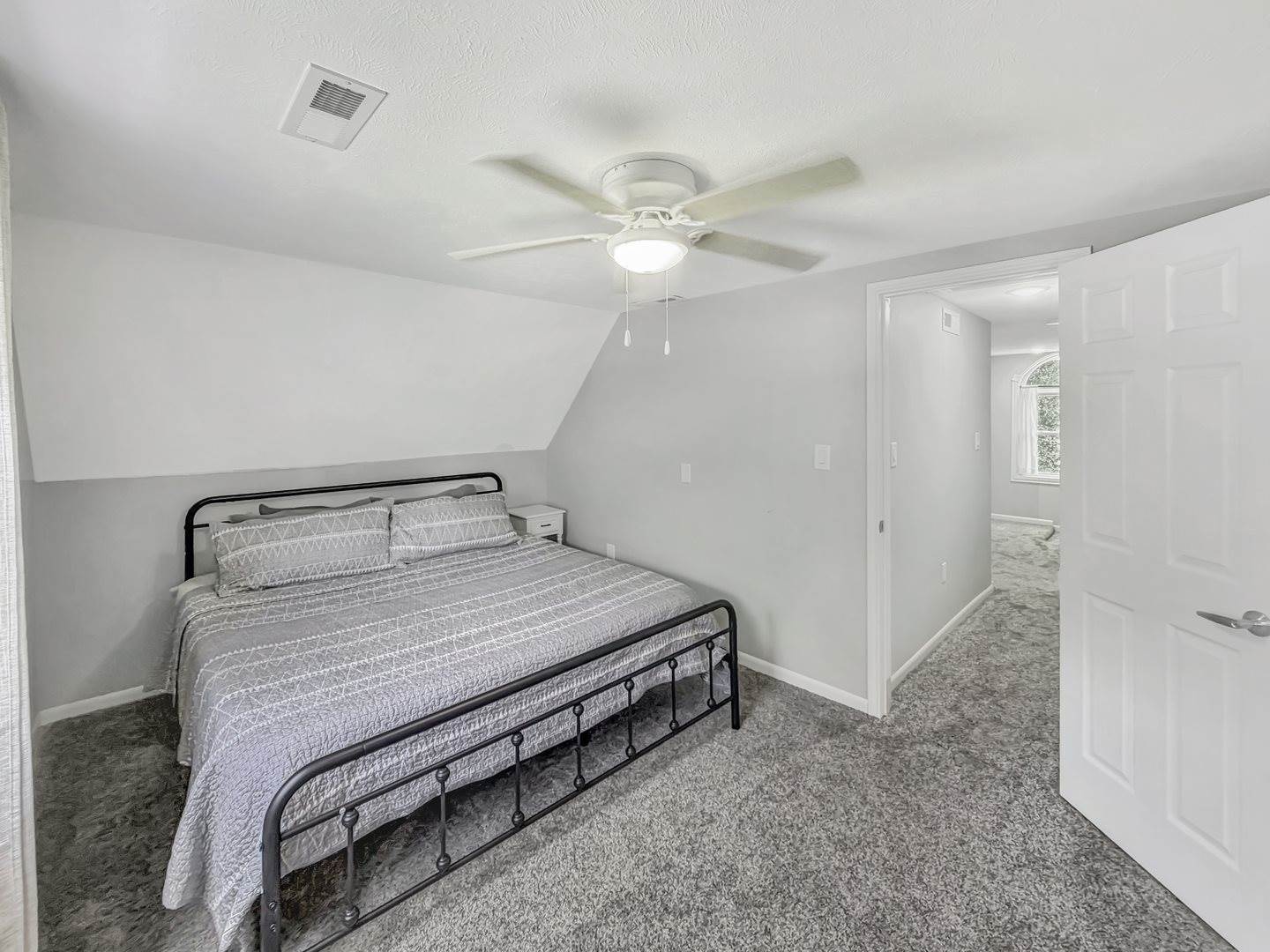 1210 Sun Vu Drive, Freeport, IL 61032