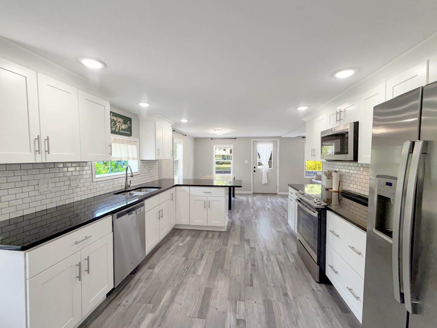1210 Sun Vu Drive, Freeport, IL 61032