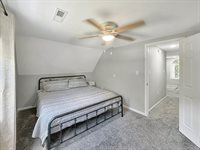 1210 Sun Vu Drive, Freeport, IL 61032