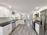 1210 Sun Vu Drive, Freeport, IL 61032