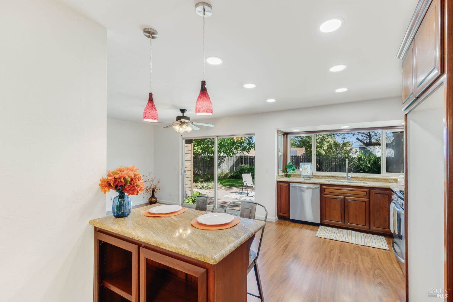 1360 Hemingway Court, Dixon, CA 95620