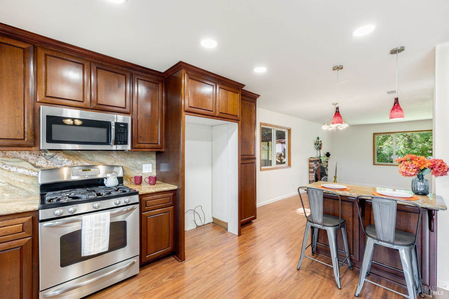 1360 Hemingway Court, Dixon, CA 95620