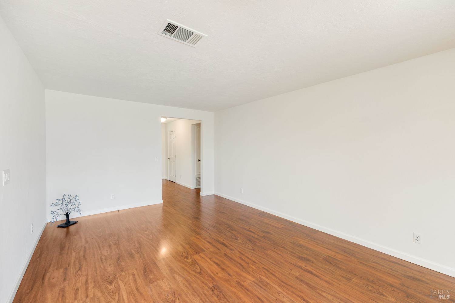 1360 Hemingway Court, Dixon, CA 95620
