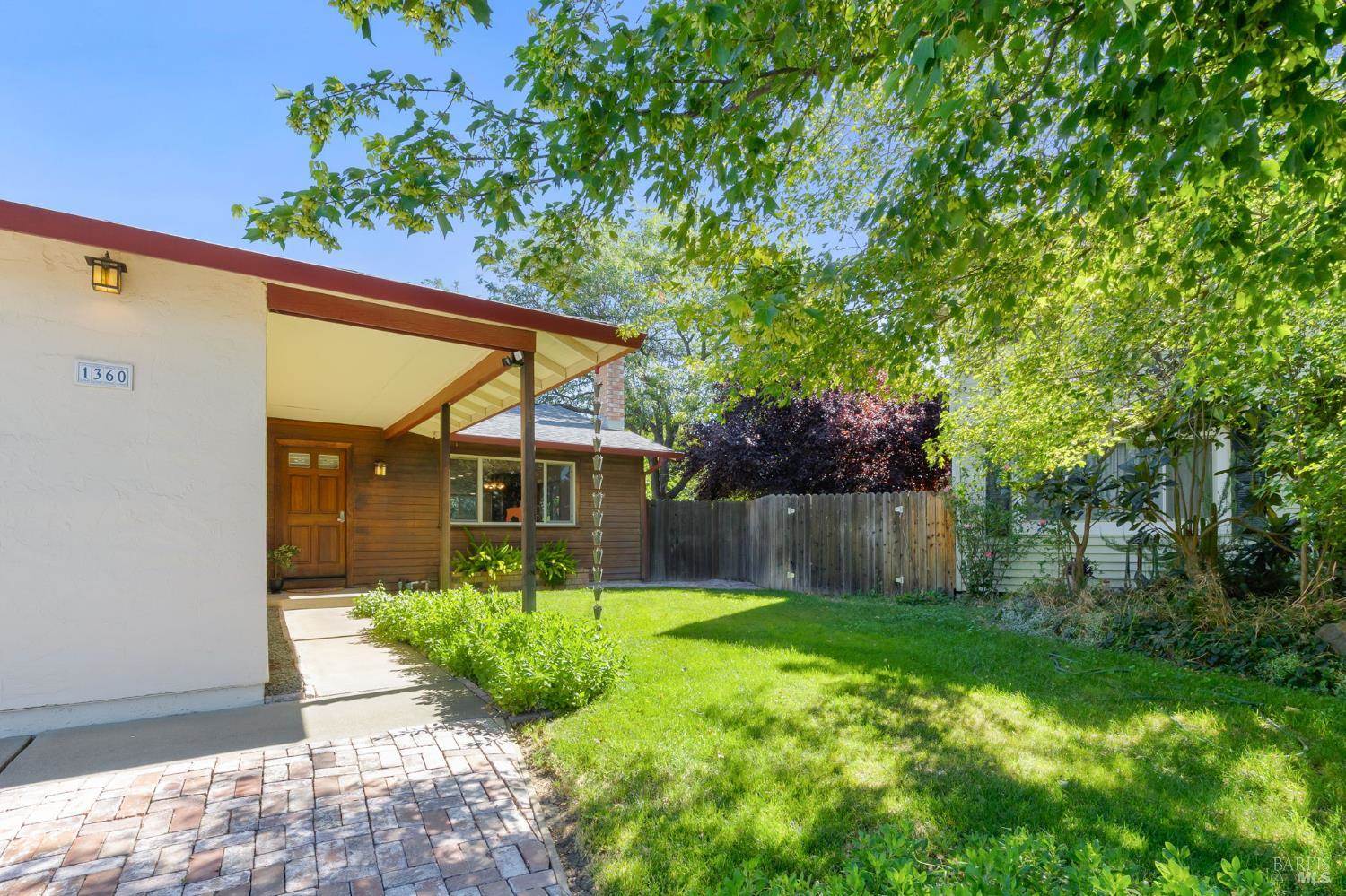 1360 Hemingway Court, Dixon, CA 95620