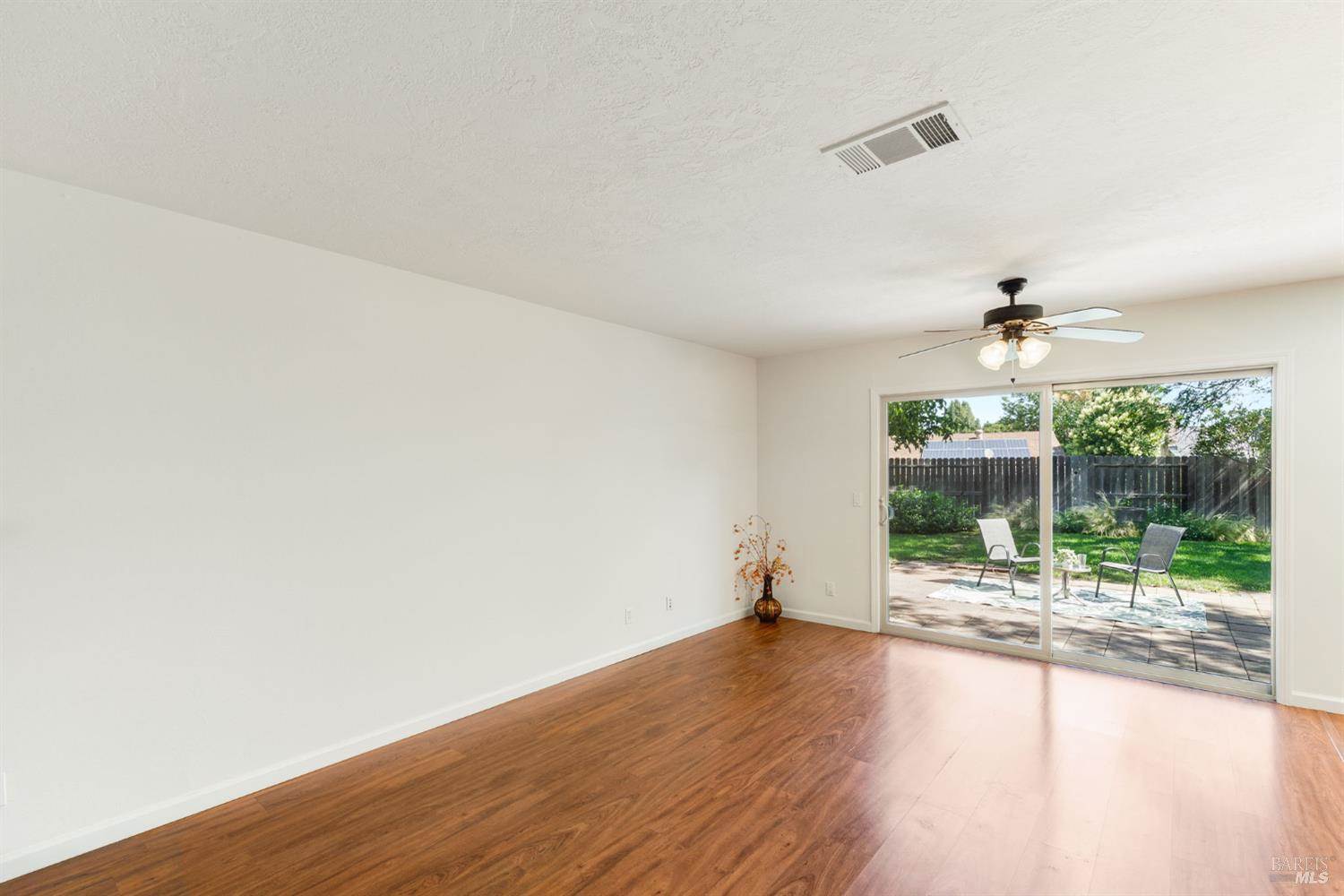 1360 Hemingway Court, Dixon, CA 95620