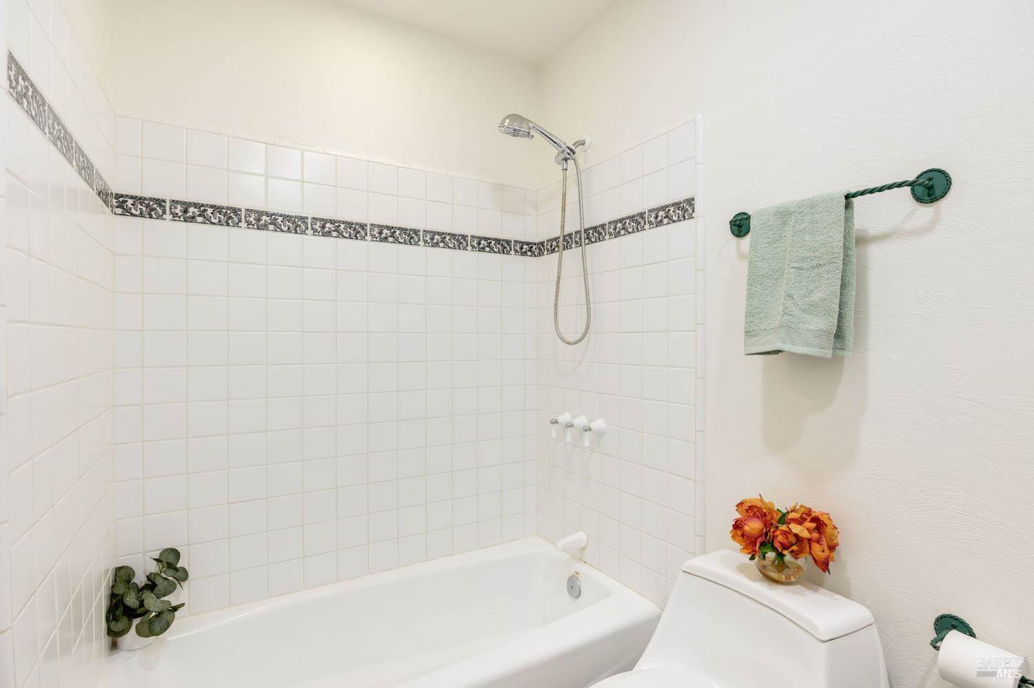 1360 Hemingway Court, Dixon, CA 95620