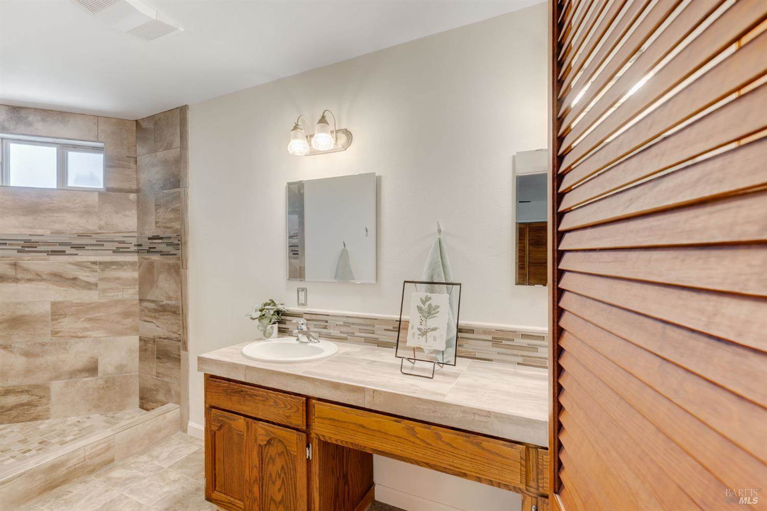 1360 Hemingway Court, Dixon, CA 95620