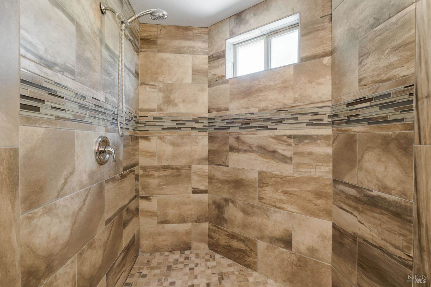 1360 Hemingway Court, Dixon, CA 95620
