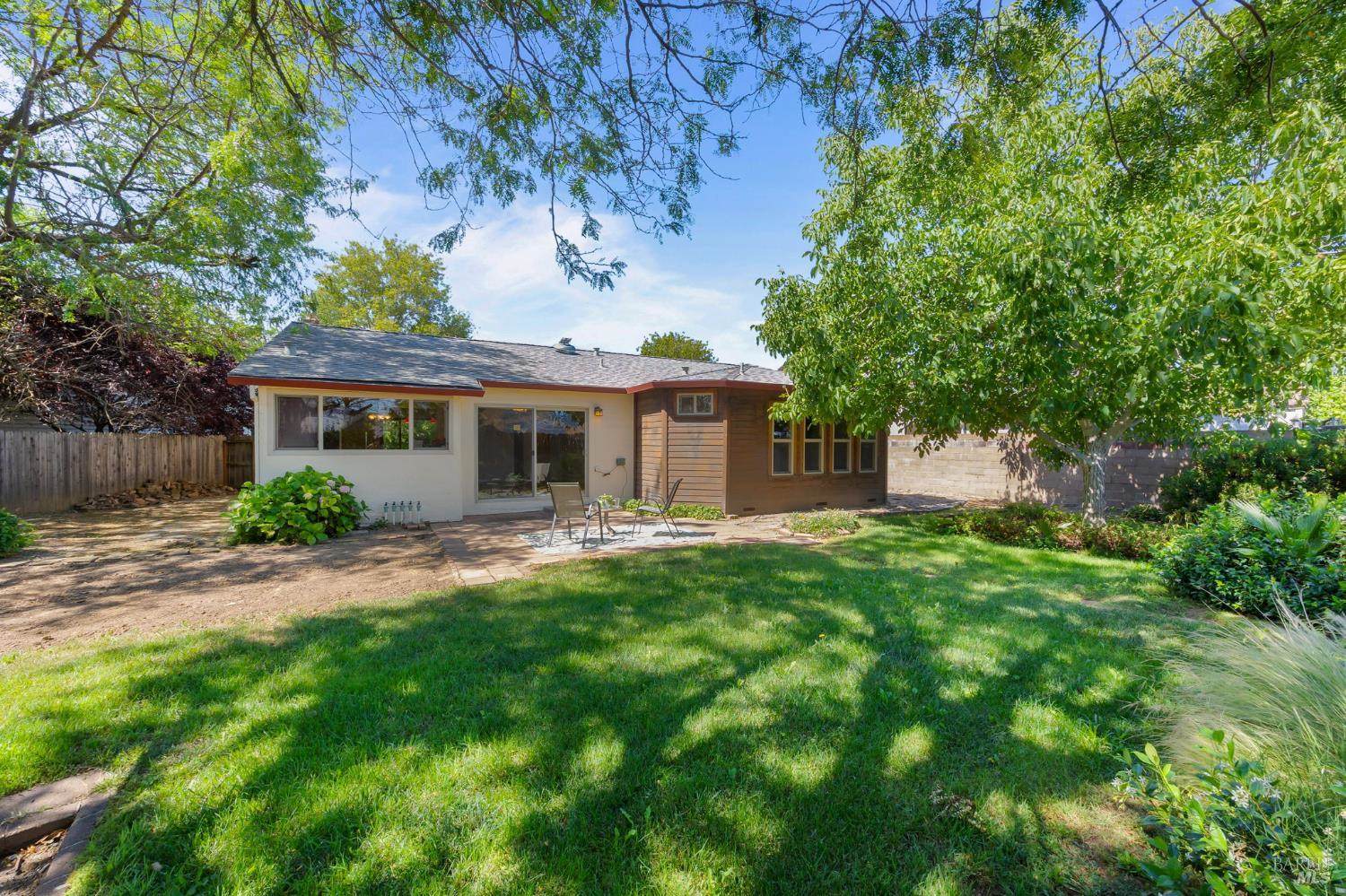 1360 Hemingway Court, Dixon, CA 95620