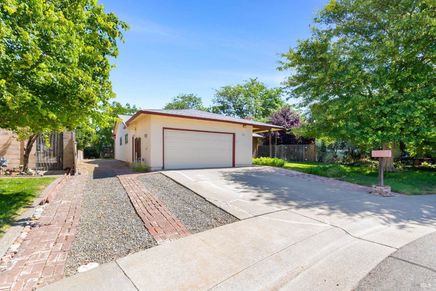 1360 Hemingway Court, Dixon, CA 95620
