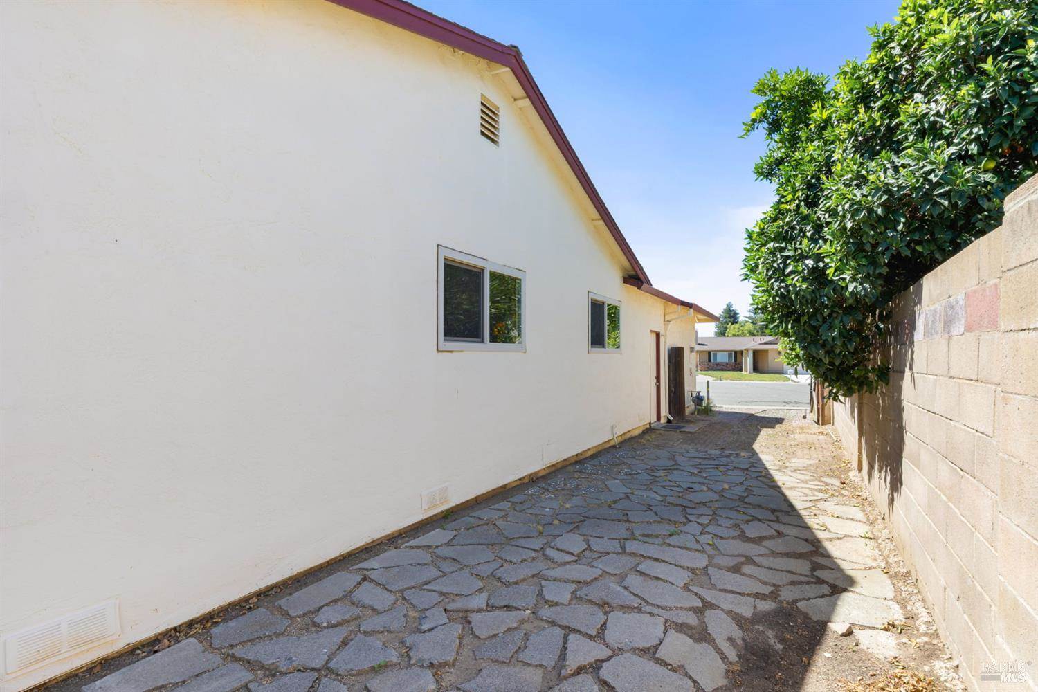 1360 Hemingway Court, Dixon, CA 95620