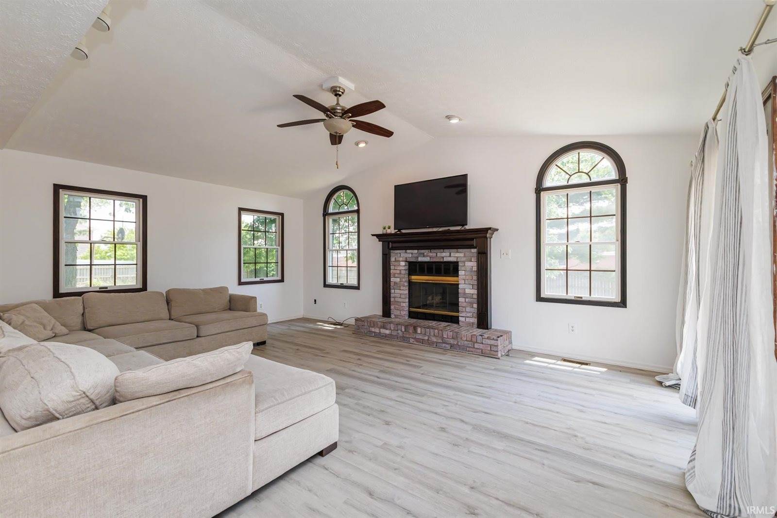 2209 W Woodmont Drive, Muncie, IN 47304