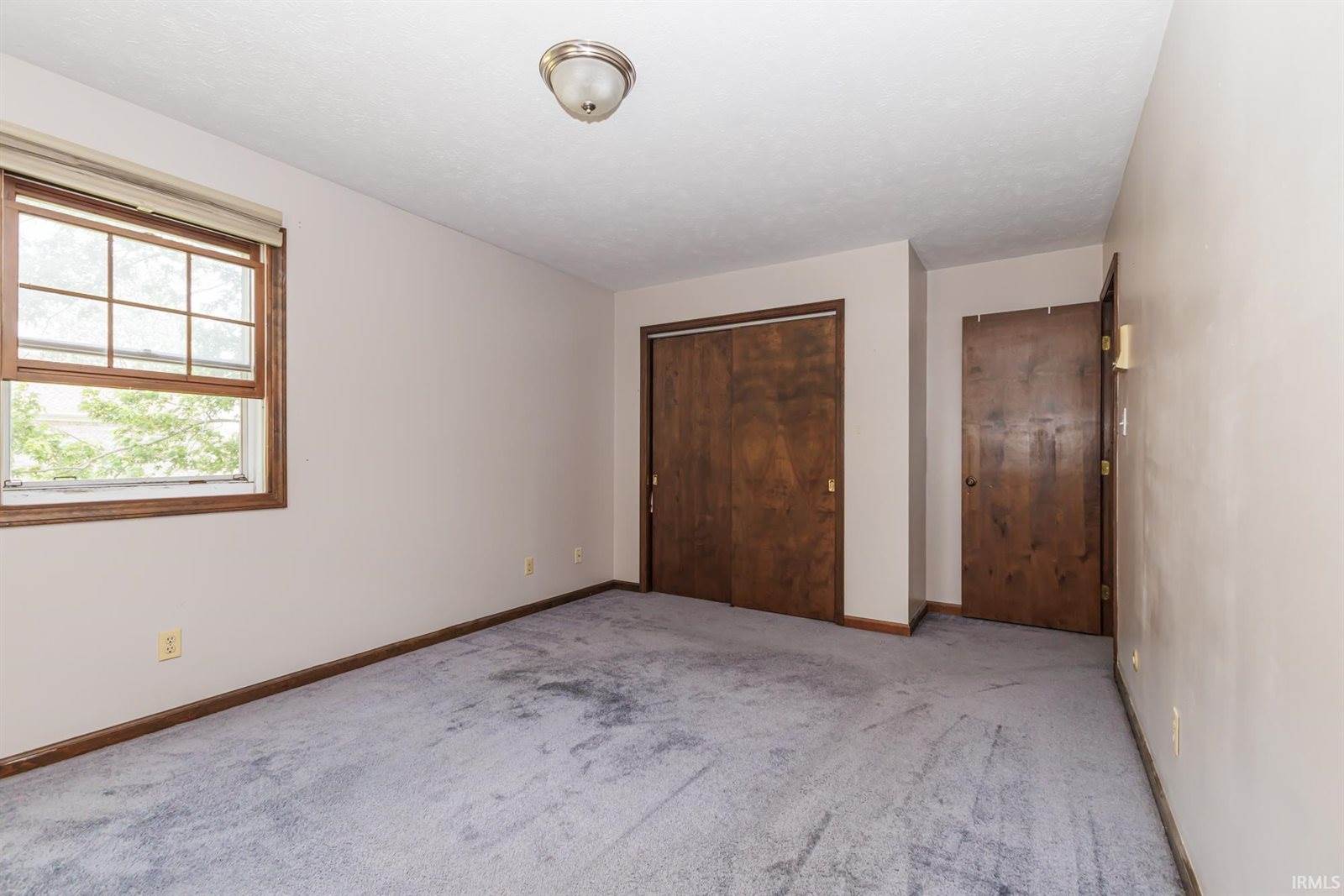 2209 W Woodmont Drive, Muncie, IN 47304