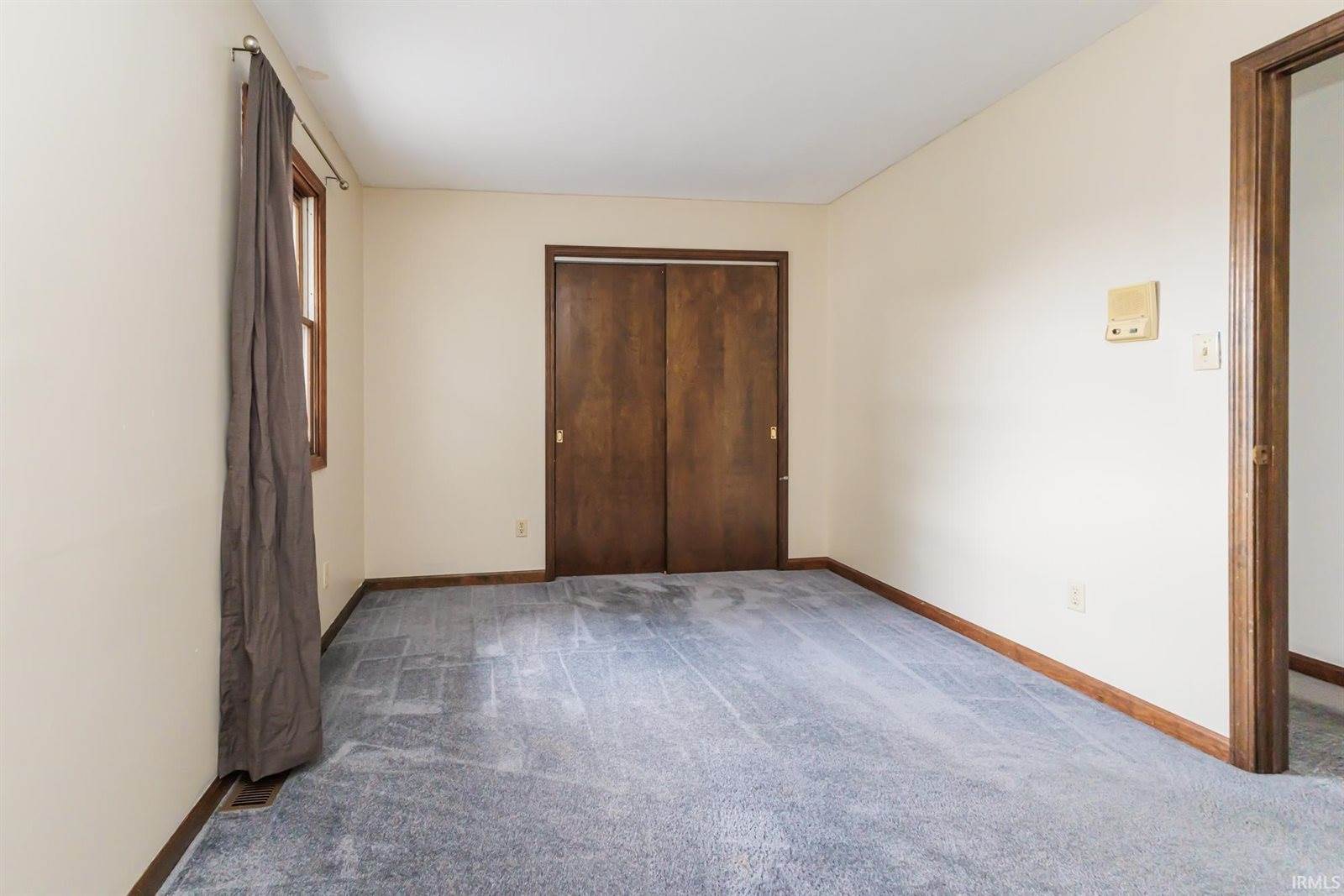 2209 W Woodmont Drive, Muncie, IN 47304